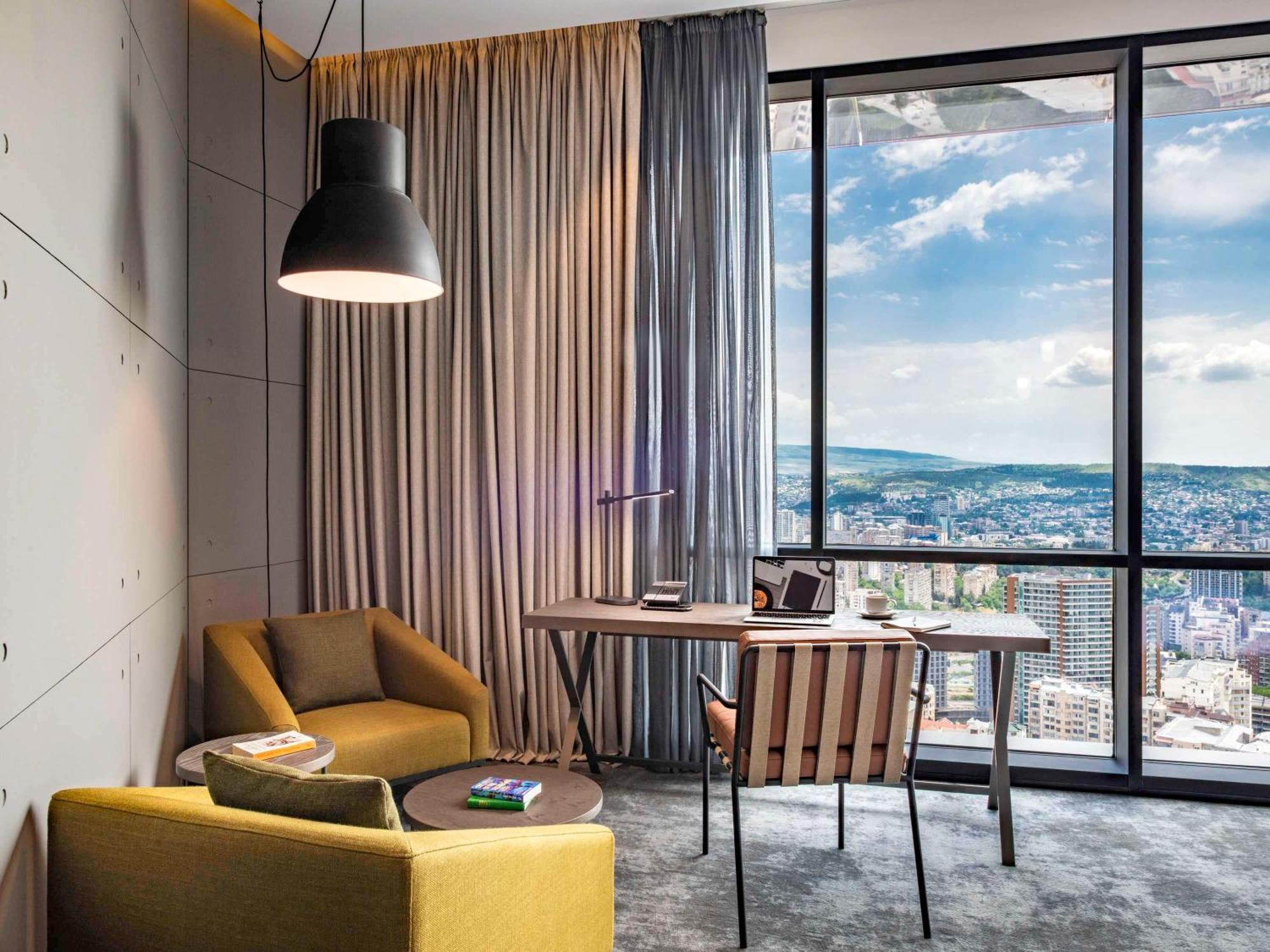 מלון Pullman Tbilisi Axis Towers מראה חיצוני תמונה