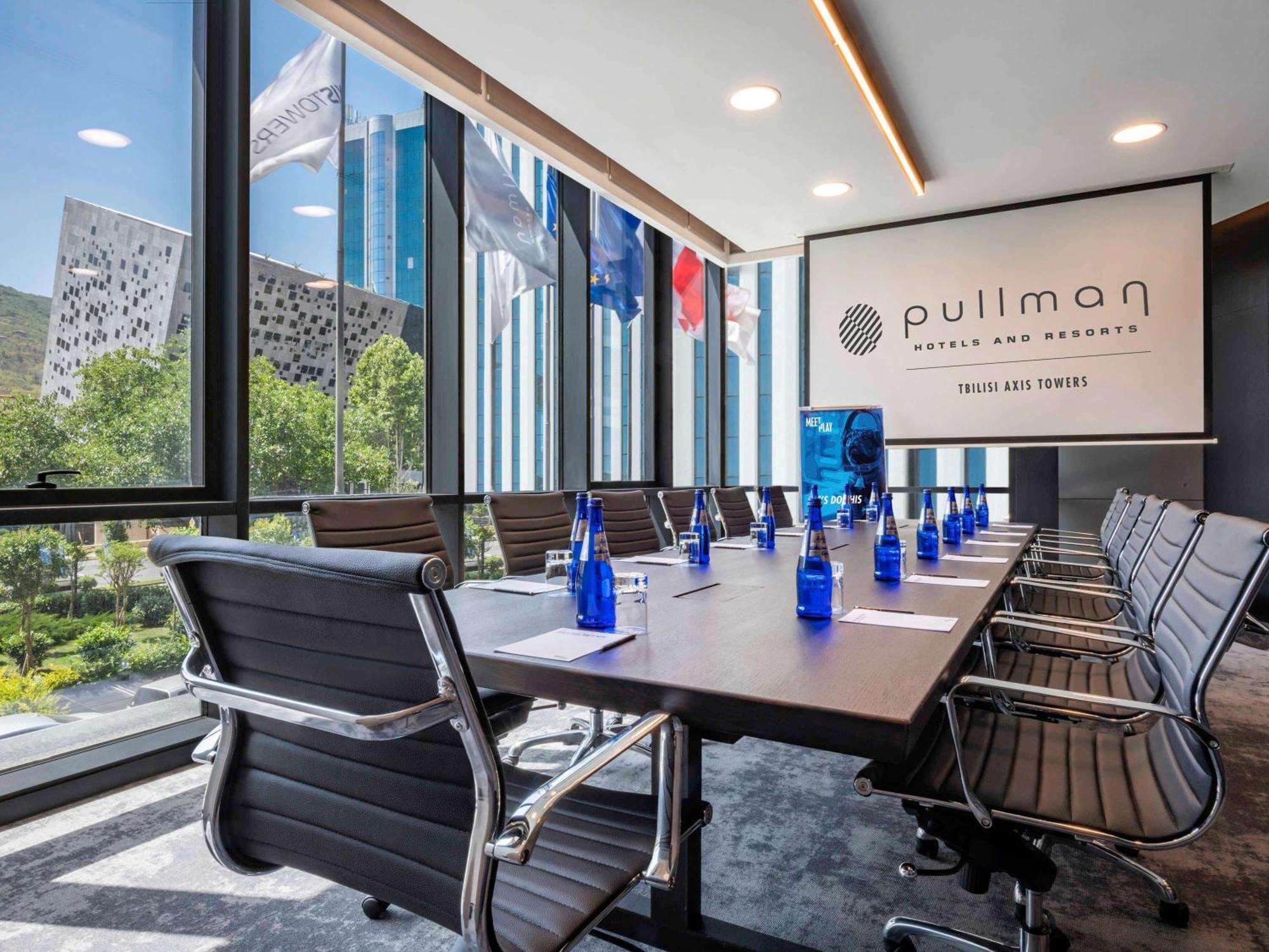 מלון Pullman Tbilisi Axis Towers מראה חיצוני תמונה